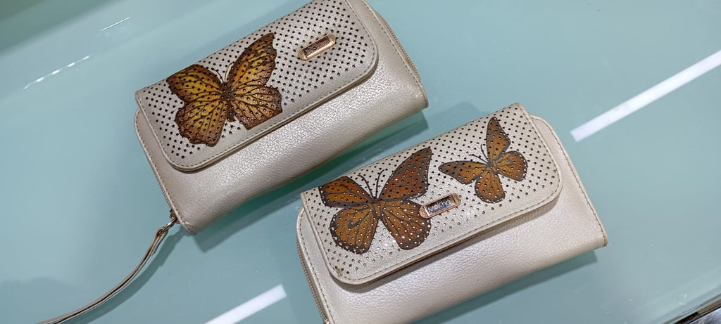 Billetera de Cuero para Dama Crema con Brillantes