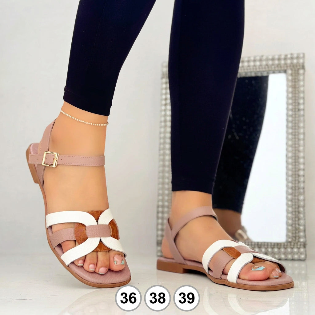 Sandalias en cuero genuino.